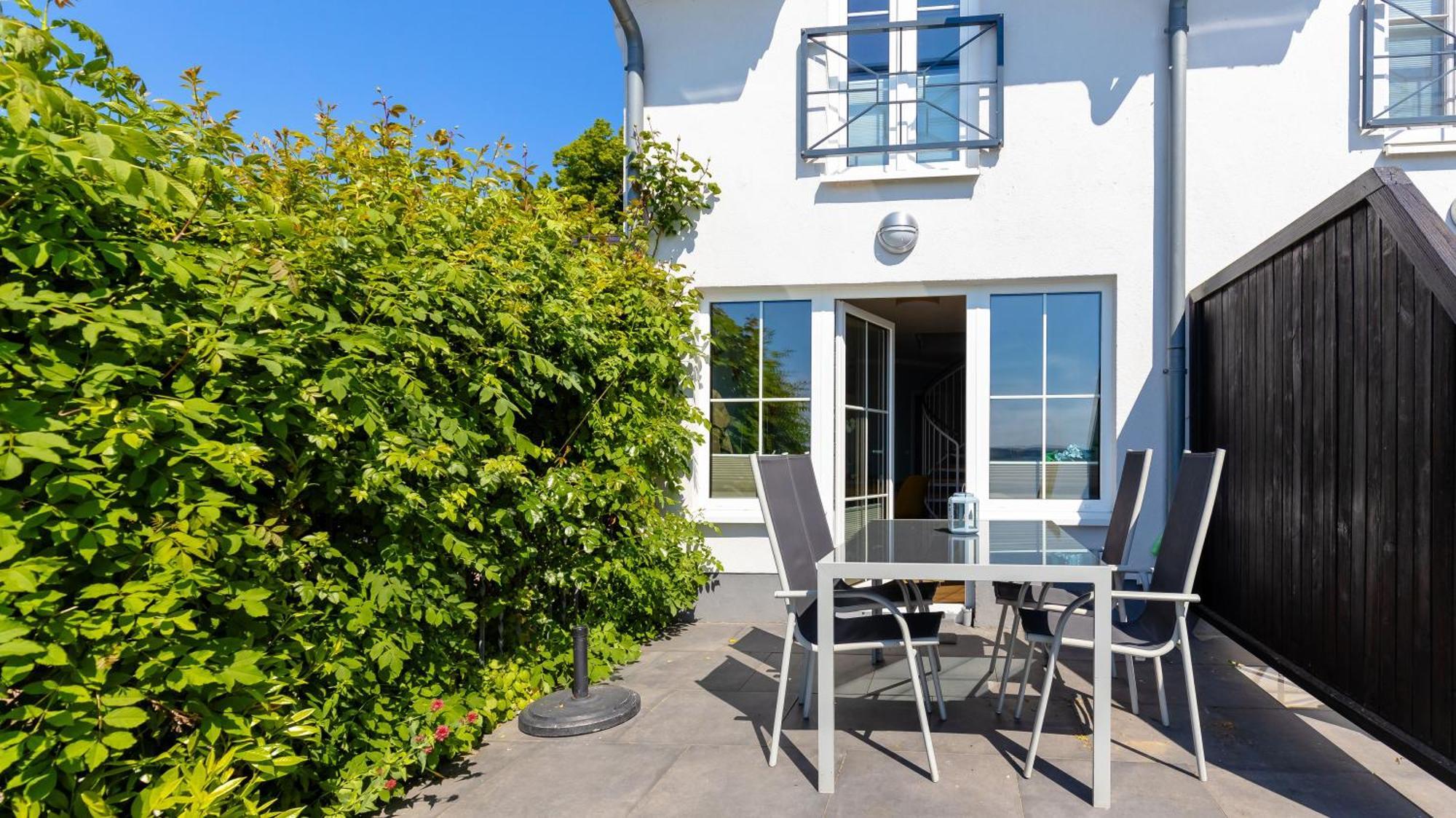 Haus Seeblick Mit 9 Wohnungen Alt Reddevitz Extérieur photo